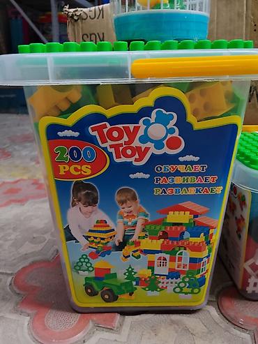 набор кулич: Конструктор Toy Toy — набор из 200 деталей в пластиковом контейнере с — 1