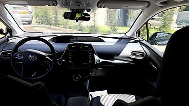 Toyota: Toyota Prius: 2019 г., 1.8 л, Гибрид, Хэтчбэк — 5