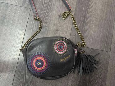 Handbags: DESIGUAL torbica, lepa i praktična, jedino se kaiš guli ali se može