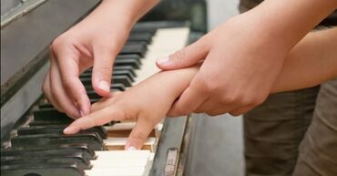 gitara dərsləri: Fortepiano dersi! Həftədə 2 defe, 1 saat ders keçirilir. Dərslər