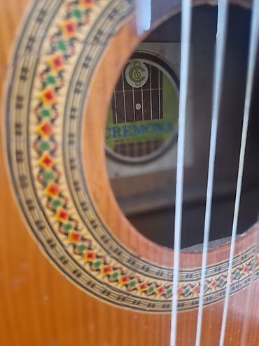 gibson gitara: Винтажная классическая 6-струнная гитара марки Cremona (производство — 3