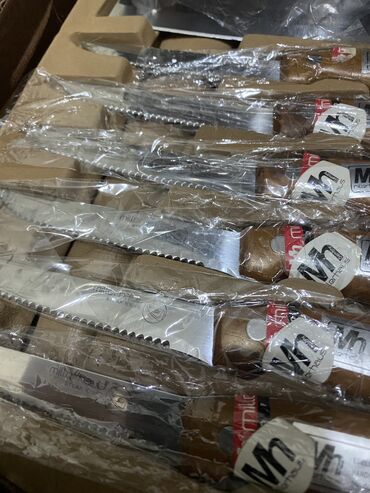 Bıçaqlar: Çemodanı yaxşı vəziyyətdə deyil çünki çoxdan alınıb amma biçaqlar və — 4