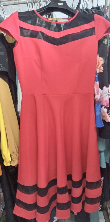qırmızı don: Коктейльное платье, M (EU 38)