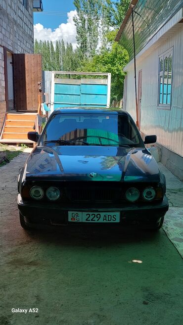 рол ройс: BMW 520: 1990 г., 2 л, Механика, Бензин