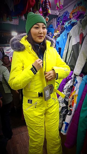 Спортивные костюмы: Лыжные костюмы Куртки Худи Термо белье. Наш адрес рынок Дордой Мурас — 9