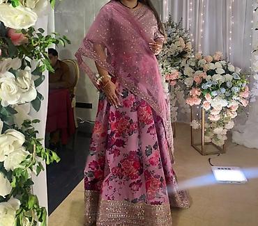 toy sekilleri: Zərif toy və mərasim geyimi – üçhissəli lehenga dəsti. - Rəng — 1