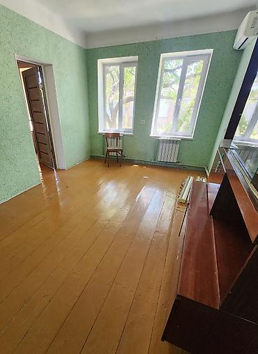 Продажа коттеджей и домов: Дом на продажу, 4 комнаты. Локация: Нижняя Аларча, первая — 6