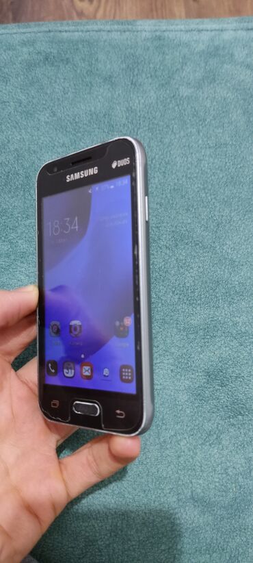 samsung s4 mini satilir: Samsung Galaxy J1 Mini, 8 GB, rəng - Qara