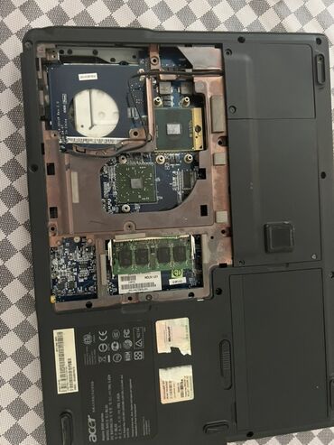 Noutbuk və netbuklar: Salam. komputerin temire ehtiyaci var soyutma sistemi yoxdur adaptor