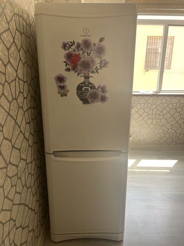 soyuducu təzə: İşlənmiş 2 qapılı Indesit Soyuducu Satılır, rəng - Ağ