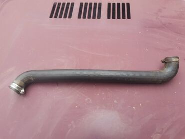 Auto delovi: Crevo gornje hladnjaka 21213,21214 Niva . Polovno, ocuvano. Skinuto sa — 2