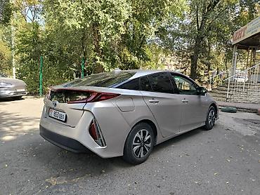 Toyota Prius: 2018 г., 1.8 л, Вариатор, Гибрид, Седан — 4