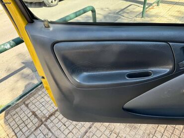 Toyota: Toyota Yaris: 1 l. | 2002 έ. Χάτσμπακ — 6