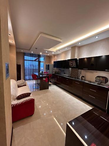 3 otaqlı: İcarəyə verilir 3 otaqlı yeni tikili 179 m², Nizami m. Kateqoriya — 6
