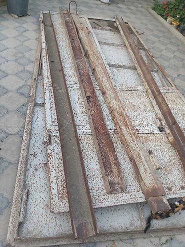 Metaldan qapı dəsti - Material: qalın polad/metal təbəq(ə və möhkəm