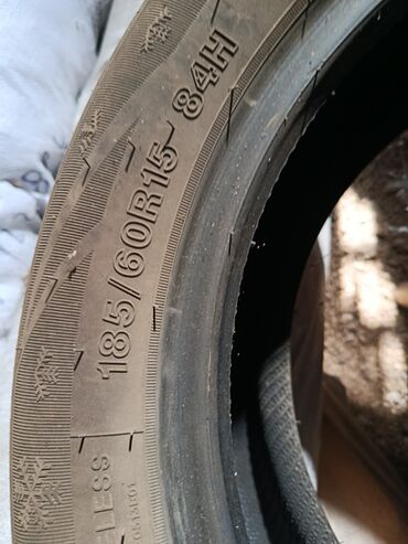 зимняя шины: Продаю комплект зимней резины 185/60 R15 для Киа Монинг, Шевроле Спарк