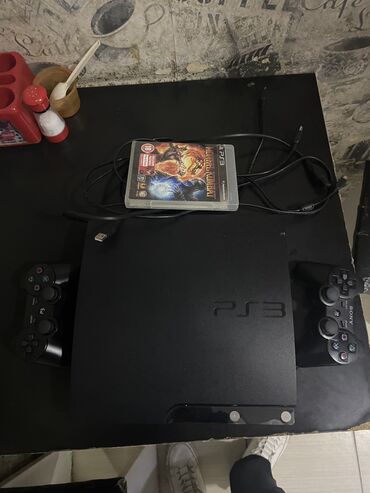 PS3 (Sony PlayStation 3): Play station 3 ideal veziyyetde cox ucuz satilir 2 pultla disk