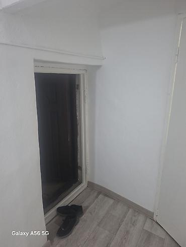 комната студия: Сдаётся небольшая квартира-студия. Планировка и помещения: - Жилая — 7