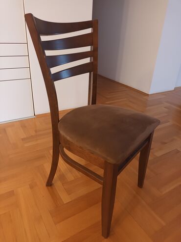 tronožac stolica: Dining chair, color - Brown, Used