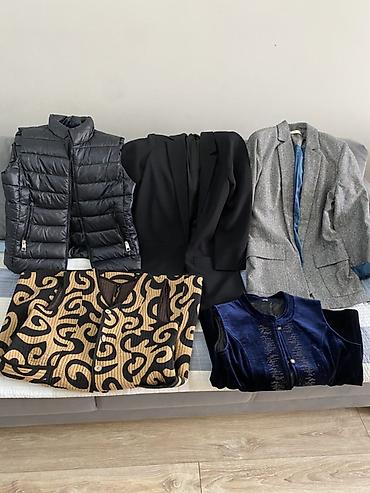 Пиджаки, жакеты: Женский набор верхней одежды и жилетов Состав лота (6 предметов): - — 1