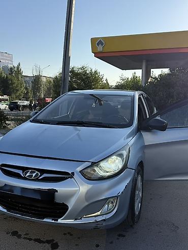 hyundai solaris i: Hyundai Solaris: 2012 г., 1.4 л, Механика, Бензин, Седан — 3