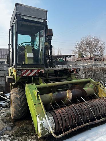 john deere трактор: Самоходный кормоуборочный комбайн с подборщиком и жаткой в комплекте — 1