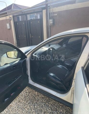 Volkswagen: Volkswagen Passat: 1.8 l | 1997 il Sedan — 5