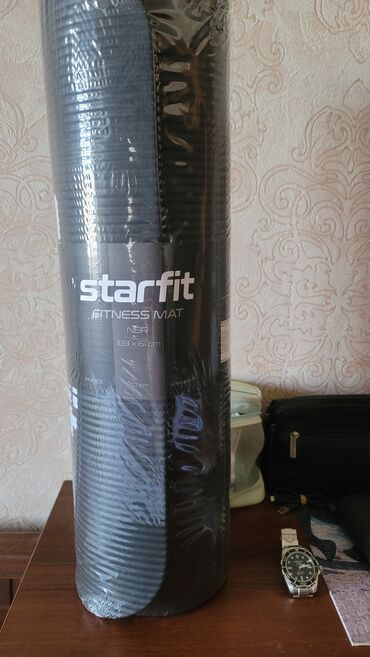 İdman döşəkləri və xalçaları: Starfit NBR fitnes matı məşqlər üçün nəzərdə tutulmuşdur. Matın