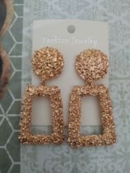 yuxuda qizil sirqa gormek: TƏCİLİ SATILIR: ZARA SIRĞASİ