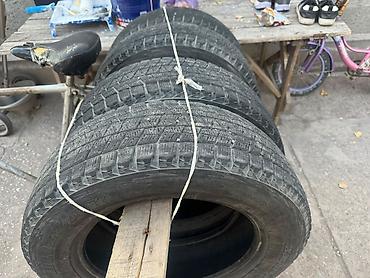 Шины 225 / 65 / R 17, Зима, Б/у, Комплект, Легковые, Bridgestone