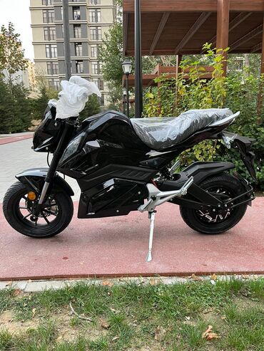Motosikletlər: Elektrik motosiklet – şəhər üçün idman üslublu “naked” dizayn 0 km — 9