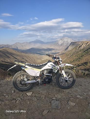 кастом мото: Эндуро-мотоцикл 300 куб (стикеры Husqvarna-стиля) - Класс — 4