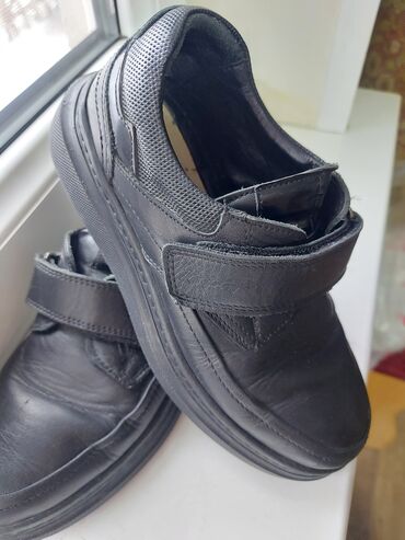 обувь школьная: Туфли школьные 33 размер кожанные туретские состояние отличное не