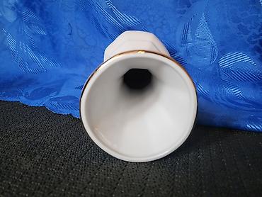 trimer lilly: Vaza nova Apro porcelan iz 70ih.godina. Vaza nova,bez ostecenja,sve — 7
