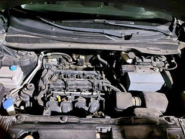 bmw e 38: Hyundai ix35: 1.9 l | 2011 il Sedan — 10