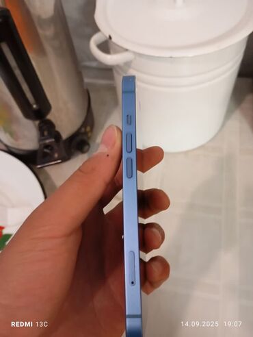 продаю наушники: IPhone 13, Б/у, 128 ГБ, Синий, Зарядное устройство, Защитное стекло, Чехол