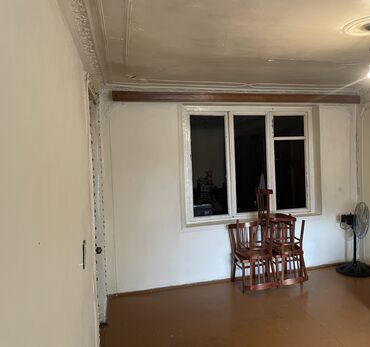 Uzunmüddətli kirayə mənzillər: 5mertebeli binanin 1ci mertebesidir Vasiteci deyilem Qaz,isiq su — 7