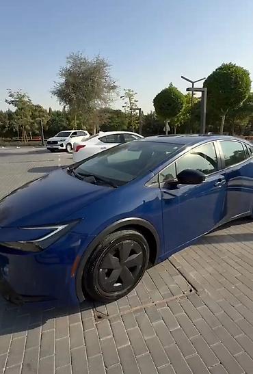 Toyota: Toyota Prius: 2024 г., 2 л, Автомат, Электромобиль, Лифтбек — 3