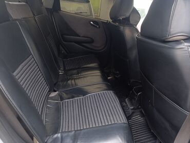 Honda: Honda Fit: 2006 г., 1.3 л, Автомат, Бензин, Хэтчбэк at lalafo.kg — 7 Honda: Honda Fit: 2006 г., 1.3 л, Автомат, Бензин, Хэтчбэк — 7