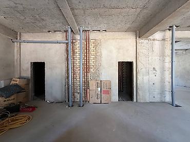Продажа офисов: Продажа офисов 128 м², Без ремонта, Многоэтажное здание, 1 этаж — 8