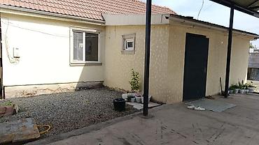 Үйлөрдү сатуу: 4 бөлмө, 85 м², 4 соток, Бишкек, Ак-Ордо 3 ж/м Менчик ээси — 2