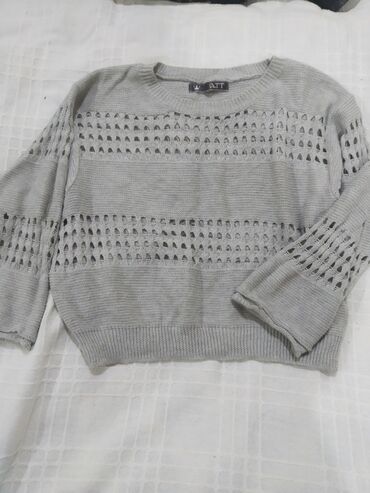 свитер: Женский свитер S, M, цвет - Серый