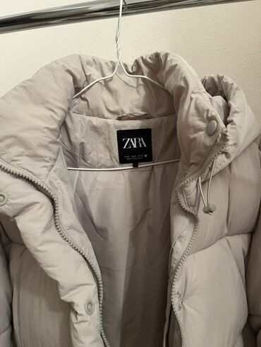 Kurtkalar: ZARA kurtka. Ekru reng s razmer (m razmere de olur) Su ve külek — 21