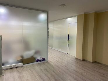 Digər kommersiya daşınmaz əmlakı: Nərimanov rayonu, Nərimanov metrosu, Əhməd Rəcəbli küçəsində, 5