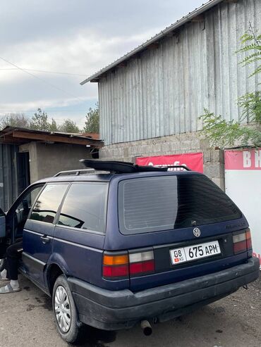 обмен на гольф: Volkswagen Passat: 1993 г., 1.8 л, Механика, Бензин, Универсал