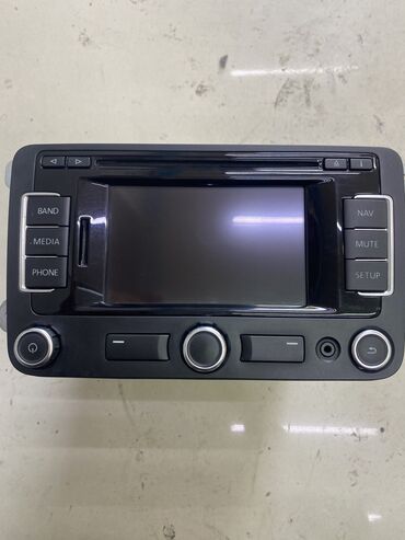 w211 monitor: Zavod manıtor passat b7 2012 ci il ustunden çıxma ideal vezıyyetde
