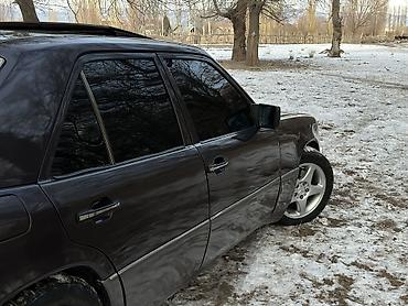 Mercedes-Benz: Mercedes-Benz E-Class: 1994 г., 2.2 л, Механика, Бензин, Седан — 3