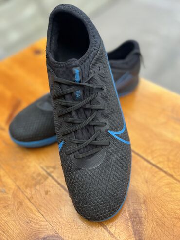 кроссовки подростковые: Мужские кроссовки, 43, Nike, Б/у, цвет - Черный, Самовывоз