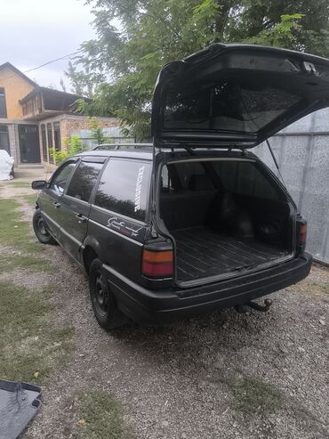 руль на ист: Volkswagen Passat Variant: 1991 г., 1.8 л, Механика, Бензин