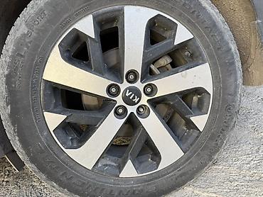 Колеса в сборе 235 / 60 / R 18, Всесезонная, Б/у, 1 шт, Внедорожные (АТ/МТ), Литые, отверстий - 5